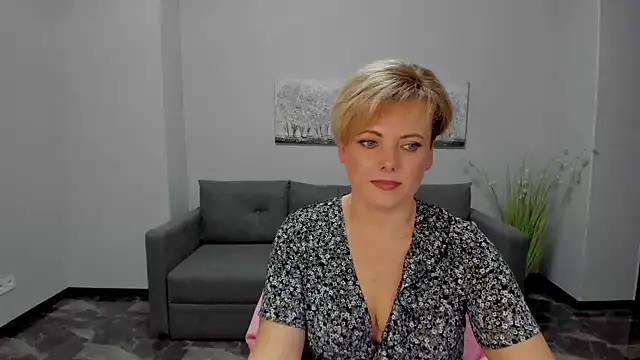 Julia Wilsone online show from January 2025 09:51:02 AM