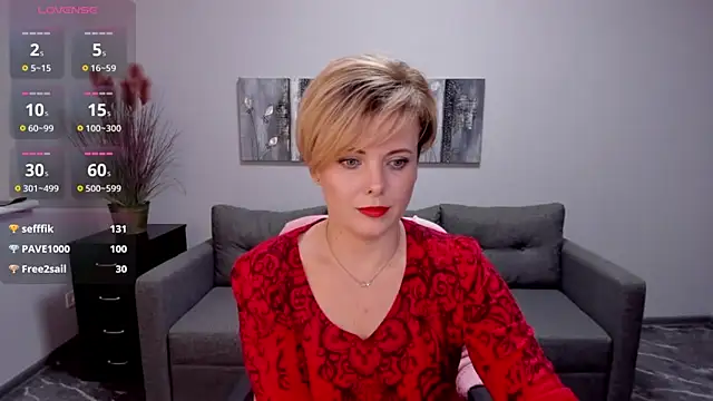 Julia Wilsone online show from February 2025 05:02:02 PM