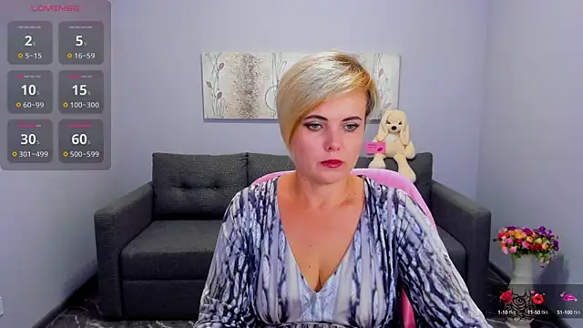 Julia Wilsone online show from September 2025 11:54:01 AM