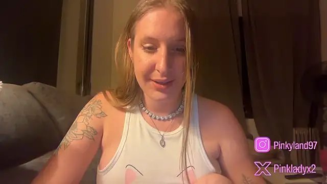 Snapshot of Pinkyladyxxx chatting on May 2026 12:18:01 AM Pinkyladyxxx online show from May 2026 12:18:01 AM