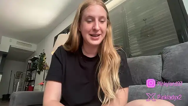 Snapshot of Pinkyladyxxx chatting on June 2026 12:03:02 PM Pinkyladyxxx online show from June 2026 12:03:02 PM