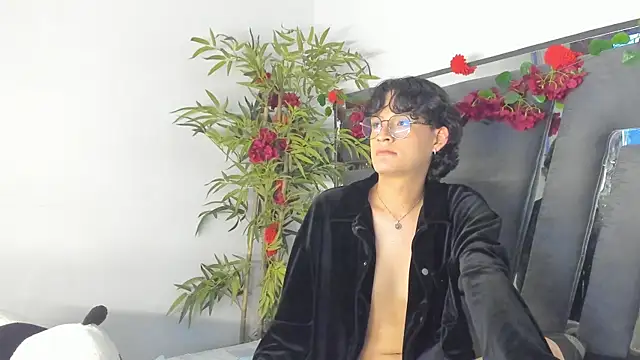 Black Rose2 online show from March 2025 02:56:01 PM