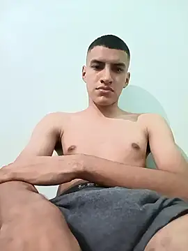 Snapshot of Rogersmit2 chatting on April 2026 01:10:02 AM Rogersmit2 online show from April 2026 01:10:02 AM