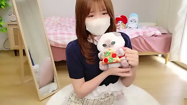 Snapshot of Sayuringo_ chatting on July 2026 04:07:01 AM Sayuringo online show from July 2026 04:07:01 AM