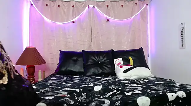 Snapshot of Red_Hinata_ chatting on February 2025 08:18:01 PM Red Hinata  online show from February 2025 08:18:01 PM