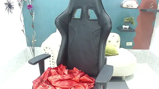 Snapshot of Melikasweetz chatting on February 2025 08:48:02 PM Melikasweetz online show from February 2025 08:48:02 PM