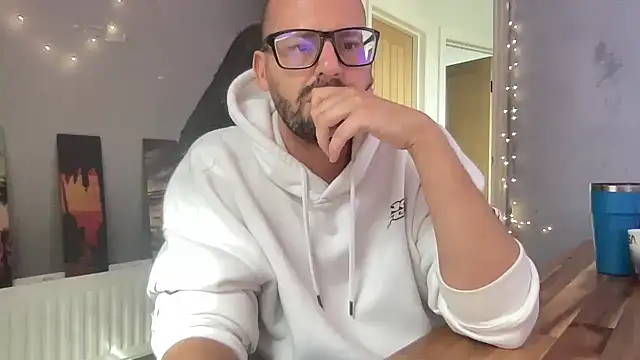 Snapshot of BUILDER4YOU chatting on September 2025 11:44:02 AM BUILDER4YOU online show from September 2025 11:44:02 AM