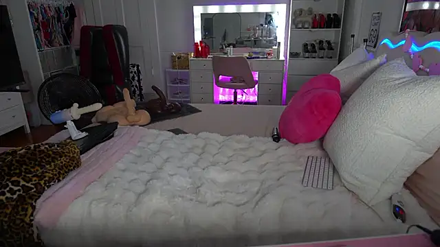 emmagray001 online show from February 2026 02:34:01 PM