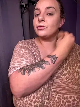 lairarose online show from November 2025 09:35:01 PM