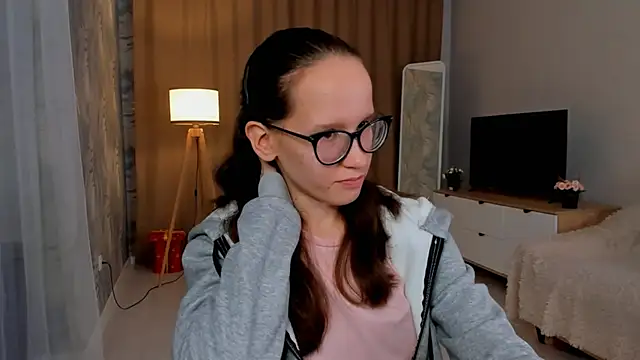 BettyBrowni online show from September 2025 04:08:01 PM