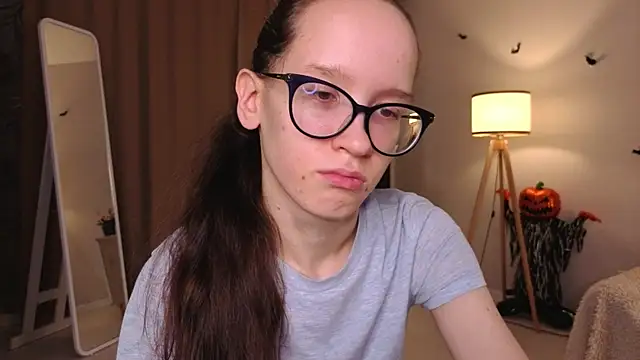 BettyBrowni online show from December 2025 04:05:01 PM