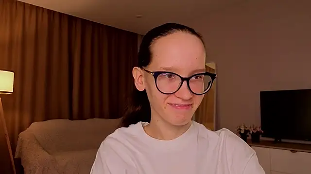 BettyBrowni online show from April 2026 04:15:02 PM