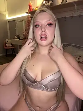 Snapshot of touchme_now chatting on January 2025 10:42:02 AM touchme now online show from January 2025 10:42:02 AM