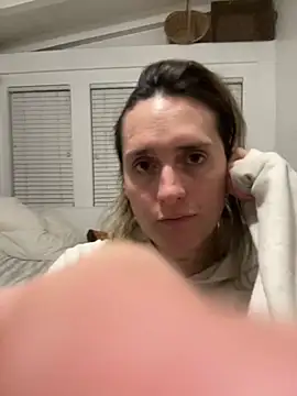 Snapshot of luluphoenix00 chatting on December 2024 01:35:02 AM luluphoenix00 online show from December 2024 01:35:02 AM