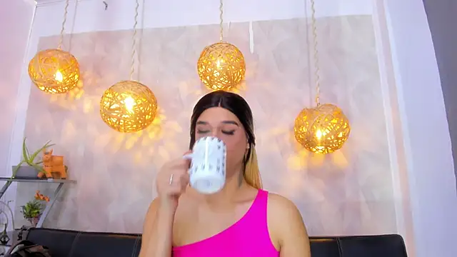 victoria aleia  online show from February 2025 07:48:02 PM