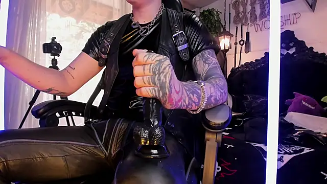 allanhurtss online show from December 2024 06:06:01 PM