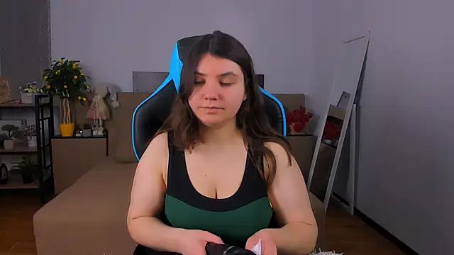 Viola  Shy online show from February 2026 09:22:01 PM