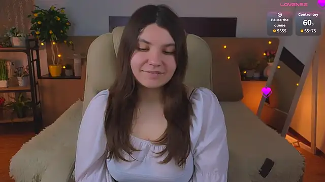 Snapshot of Viola__Shy chatting on May 2026 07:34:02 PM Viola Shy online show from May 2026 07:34:02 PM