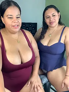 Snapshot of twocurvylatins chatting on June 2026 10:49:01 AM twocurvylatins online show from June 2026 10:49:01 AM
