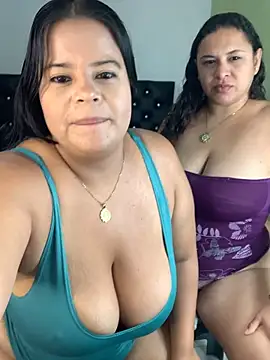 Snapshot of twocurvylatins chatting on July 2026 09:28:02 PM twocurvylatins online show from July 2026 09:28:02 PM