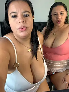 Snapshot of twocurvylatins chatting on July 2026 12:58:01 PM twocurvylatins online show from July 2026 12:58:01 PM