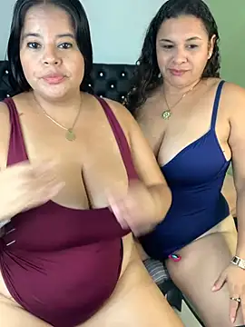 Snapshot of twocurvylatins chatting on August 2026 05:56:01 PM twocurvylatins online show from August 2026 05:56:01 PM