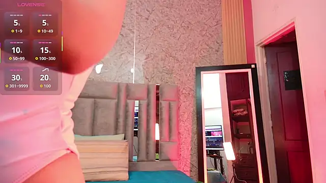 littleebluee online show from November 2025 12:33:02 PM