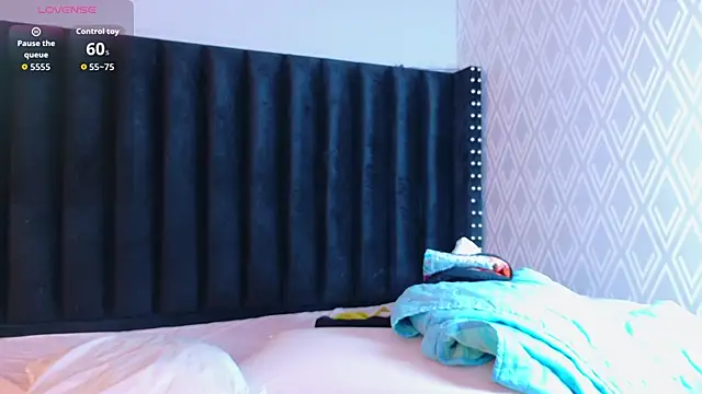 littleebluee online show from February 2026 02:59:01 AM