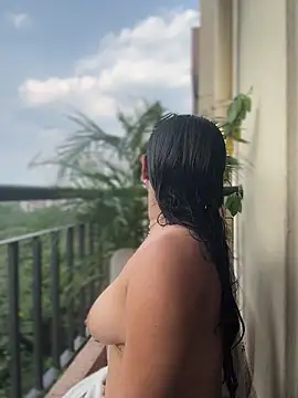 Pretty Isadora online show from March 2026 08:26:01 PM