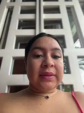 Pretty Isadora online show from March 2026 05:14:01 PM