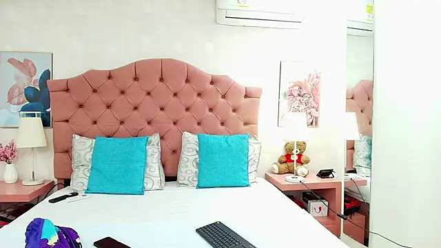 ThyaraJhons online show from February 2026 11:48:02 AM