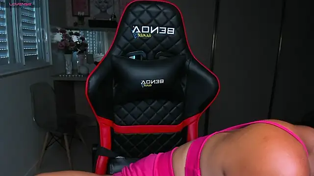 ivyy scott online show from February 2026 04:17:01 PM