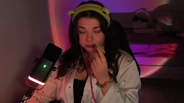 helengilmor online show from February 2026 05:23:02 PM