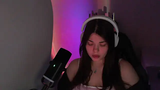 helengilmor online show from April 2026 05:32:02 PM