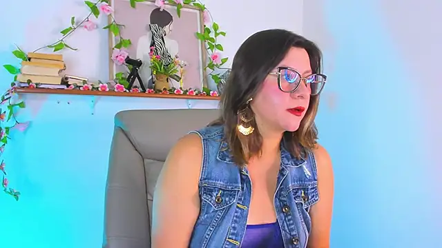 Chanelll Taylorr  online show from March 2026 10:30:02 AM