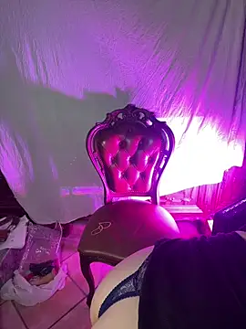 OniricFemme online show from September 2025 10:25:01 PM