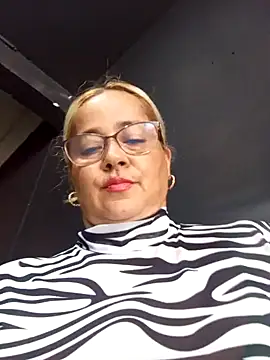 Snapshot of natally_ross21 chatting on January 2025 05:47:02 PM natally ross21 online show from January 2025 05:47:02 PM