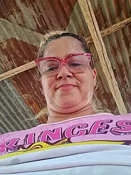 Snapshot of natally_ross21 chatting on February 2025 04:25:01 PM natally ross21 online show from February 2025 04:25:01 PM