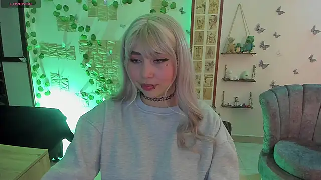 Fiore Sanz  online show from April 2026 03:04:01 AM