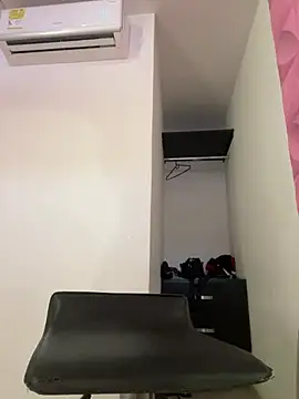 Snapshot of loly-yandere chatting on March 2025 08:48:01 PM loly-yandere online show from March 2025 08:48:01 PM