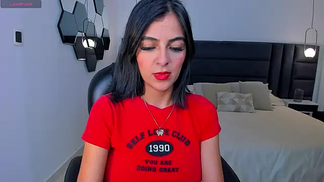 Snapshot of VictoriaMilan_ chatting on December 2024 07:25:02 PM VictoriaMilan online show from December 2024 07:25:02 PM