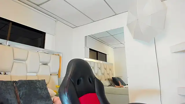 Naomi-Haruno online show from January 2025 04:16:02 AM