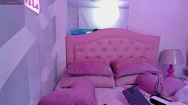 Snapshot of Naomi-Haruno chatting on May 2026 04:52:01 AM Naomi-Haruno online show from May 2026 04:52:01 AM