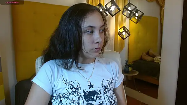 xlunna online show from November 2025 07:05:02 PM