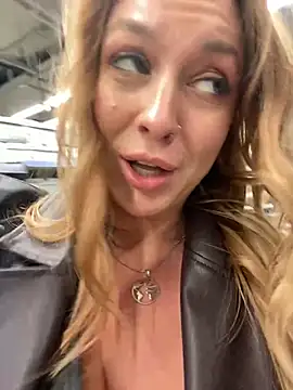 Snapshot of Sweet___Emily chatting on January 2025 02:35:02 PM Sweet Emily online show from January 2025 02:35:02 PM