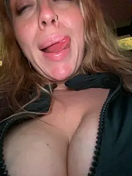 Snapshot of Sweet___Emily chatting on January 2025 08:10:02 PM Sweet Emily online show from January 2025 08:10:02 PM