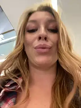 Snapshot of Sweet___Emily chatting on January 2025 05:20:01 PM Sweet Emily online show from January 2025 05:20:01 PM