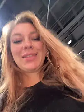 Snapshot of Sweet___Emily chatting on January 2025 04:18:02 PM Sweet Emily online show from January 2025 04:18:02 PM