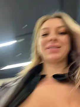 Snapshot of Sweet___Emily chatting on January 2025 03:50:01 PM Sweet Emily online show from January 2025 03:50:01 PM