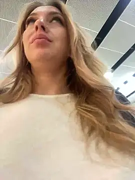 Snapshot of Sweet___Emily chatting on January 2025 02:10:02 PM Sweet Emily online show from January 2025 02:10:02 PM